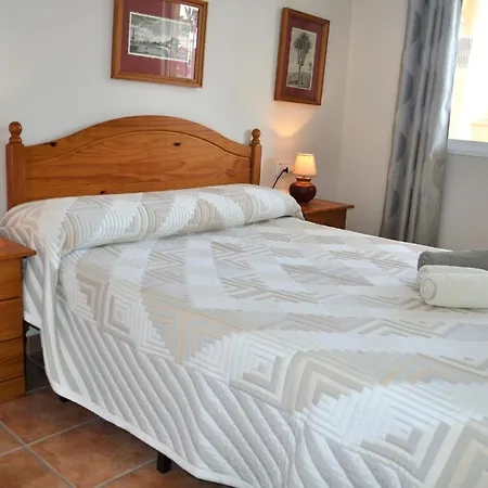 Apartament Dania, 2 By Bookindenia *